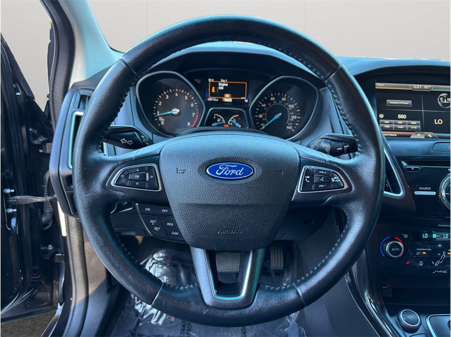 Used 2015 Ford Focus Titanium w/ Titanium Cold Weather Package FWD image 20