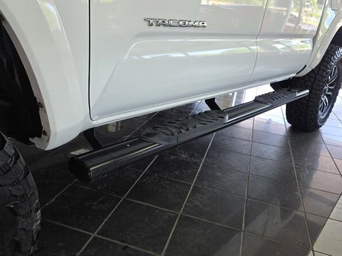 Used 2020 Toyota Tacoma TRD Sport w/ Technology Package AWD/4WD image 35