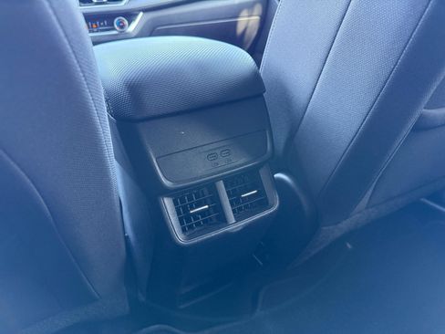 Used 2025 Chevrolet Equinox LT FWD image 24