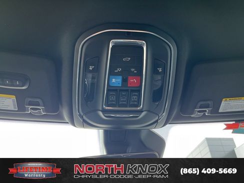 Used 2025 Jeep Grand Cherokee L Limited AWD/4WD image 12