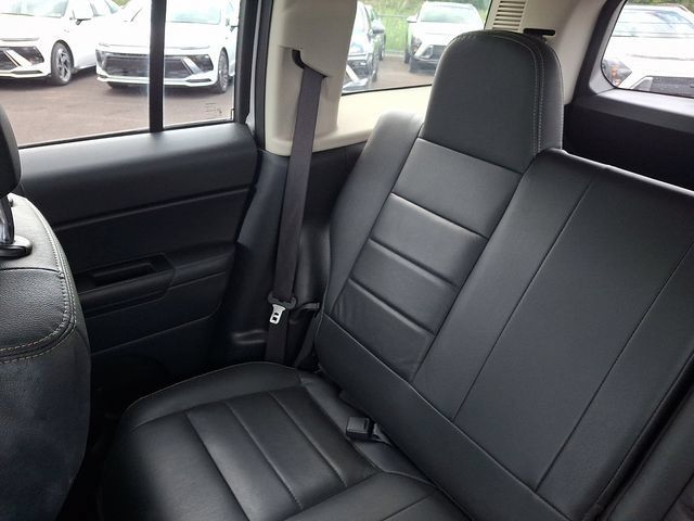 Used 2017 Jeep Patriot High Altitude AWD/4WD image 19