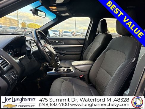 Used 2018 Ford Explorer XLT w/ Equipment Group 201A image 18