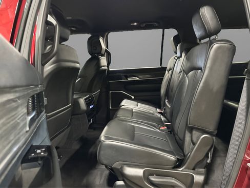 Used 2022 Jeep Wagoneer Series II image 40