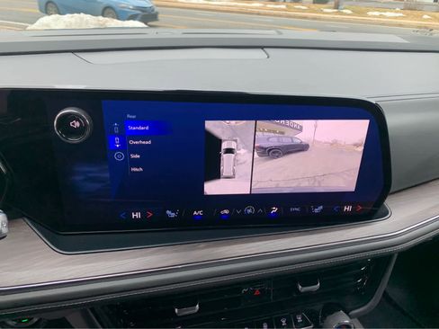 Used 2025 Chevrolet Tahoe Z71 image 17