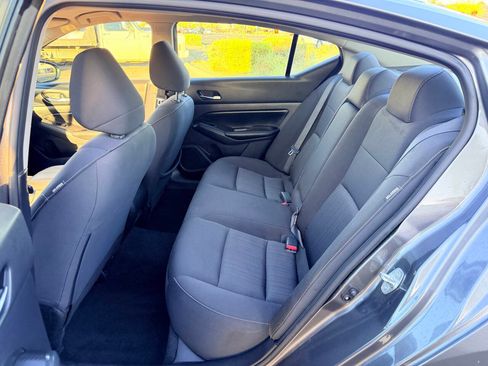 Used 2022 Nissan Altima 2.5 SV FWD image 18