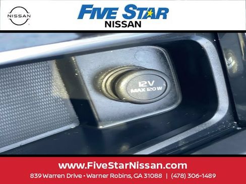 Used 2024 Volvo XC60 B5 Plus w/ Protection Package Premier AWD/4WD image 31