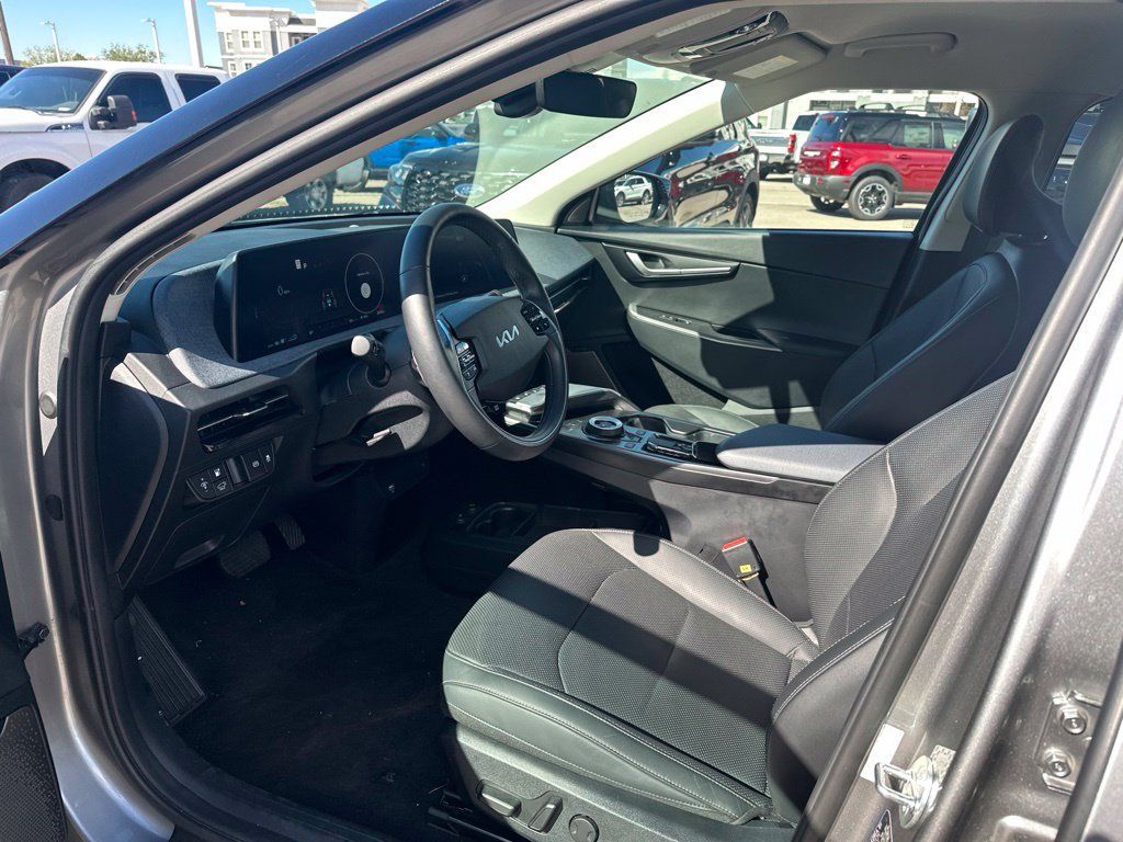 Used 2023 Kia EV6 Wind w/ Wind Technology Package AWD/4WD image 22