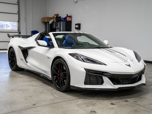Used 2026 Chevrolet Corvette Z06 w/ Stars & Steel Limited Edition RWD image 3