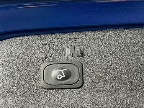 Used 2019 Ford Escape SEL FWD image 28