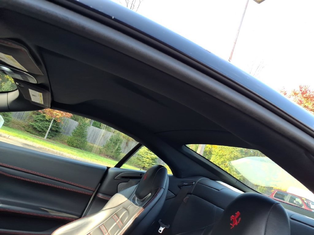 Used 2019 Ferrari Portofino RWD image 12