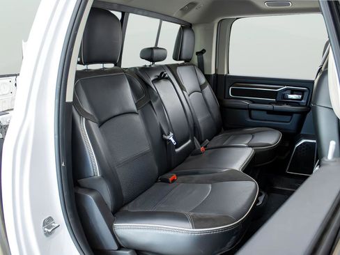 Used 2024 RAM 2500 Laramie AWD/4WD image 30