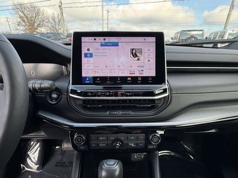 Used 2024 Jeep Compass Limited w/ High Altitude Package image 25