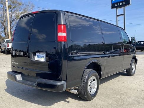 Used 2021 Chevrolet Express 2500 w/ Driver Convenience Package image 7