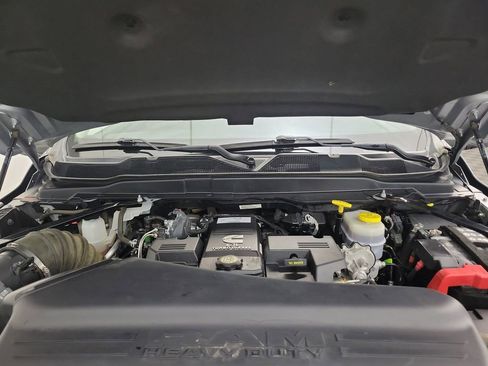 Used 2023 RAM 3500 Laramie image 32