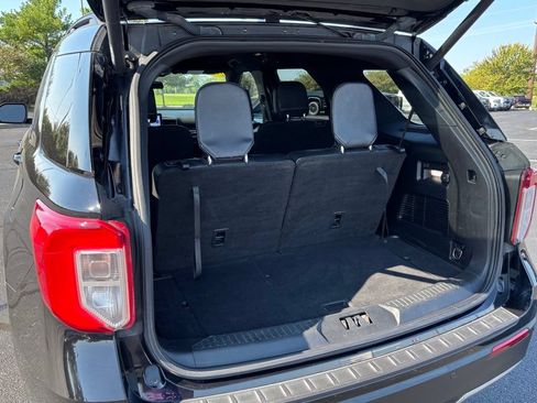 Used 2020 Ford Explorer XLT w/ Equipment Group 202A AWD/4WD image 20