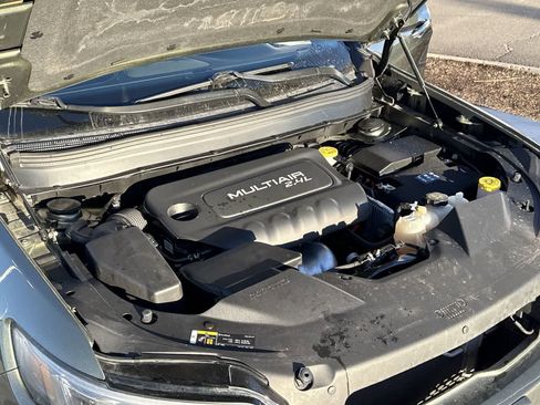 Used 2019 Jeep Cherokee Latitude w/ Popular Appearance Group image 7