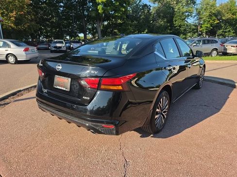 Used 2024 Nissan Altima 2.5 SV w/ SV Premium Package AWD/4WD image 5