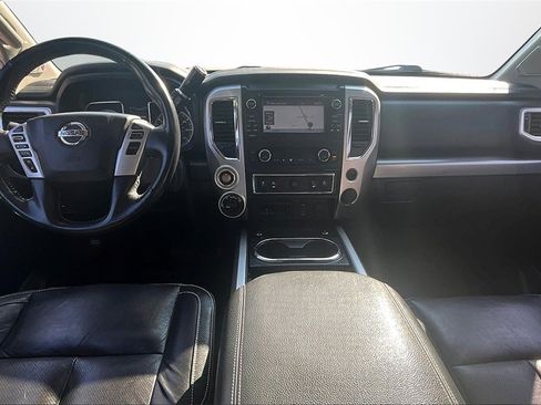 Used 2017 Nissan Titan PRO-4X image 7