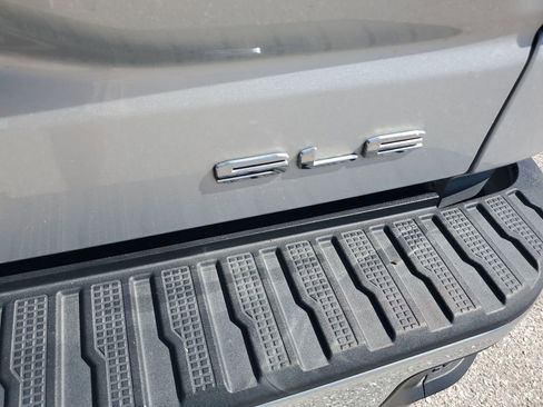 Used 2020 GMC Sierra 1500 SLE w/ SLE Value Package image 40