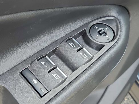Used 2019 Ford Escape SE FWD image 16