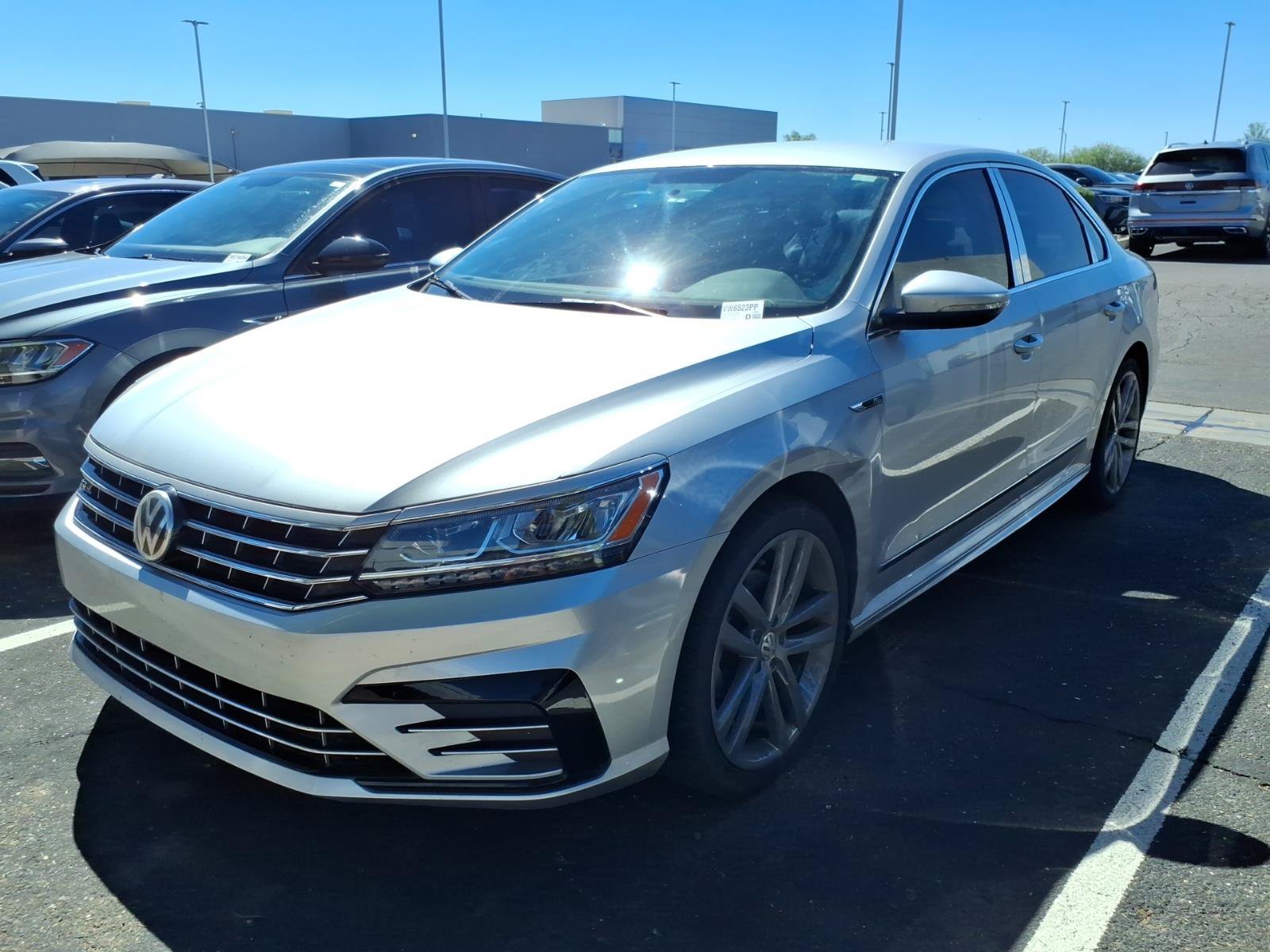 Used 2017 Volkswagen Passat 1.8T R-Line FWD image 1