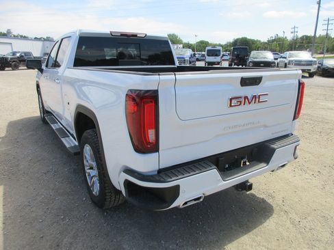 New 2026 GMC Sierra 1500 Denali AWD/4WD image 9