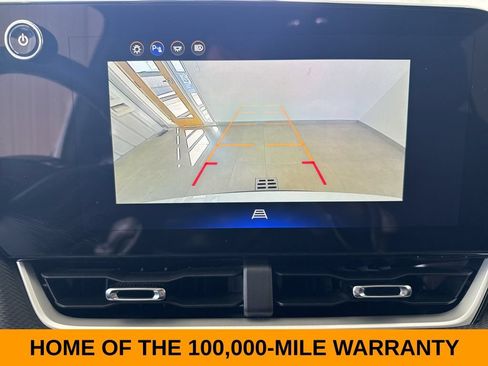 Used 2025 Chevrolet Equinox LT FWD image 13