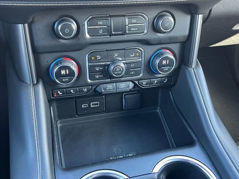 Used 2023 Chevrolet Suburban Premier AWD/4WD image 33