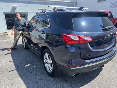 Used 2019 Chevrolet Equinox LT w/ Sun & Navigation Package AWD/4WD image 7