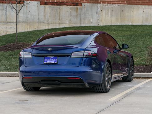 Used 2023 Tesla Model S Standard Range image 4