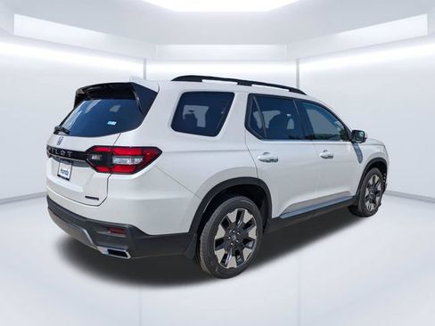 New 2026 Honda Pilot Touring image 4