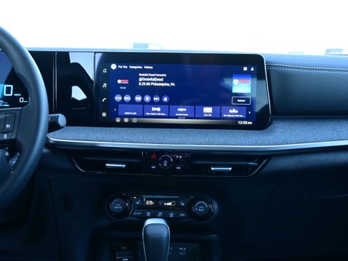 New 2026 Nissan Kicks SV w/ SV Premium Package image 18