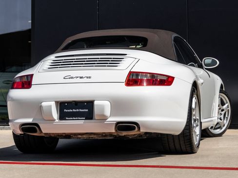 Used 2006 Porsche 911 Carrera RWD image 14