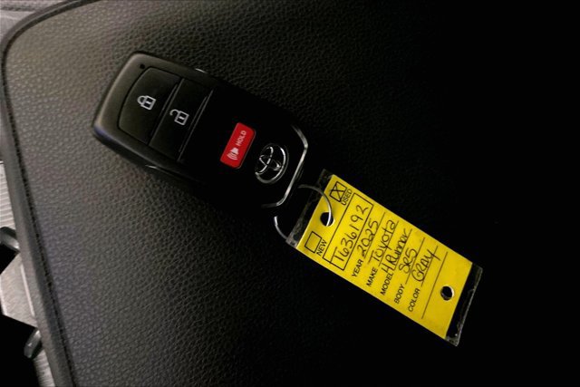 Certified 2025 Toyota 4Runner SR5 AWD/4WD image 12