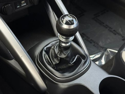 Used 2015 Hyundai Veloster Turbo FWD image 34