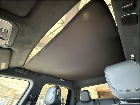 Used 2022 Rivian R1T Adventure image 30