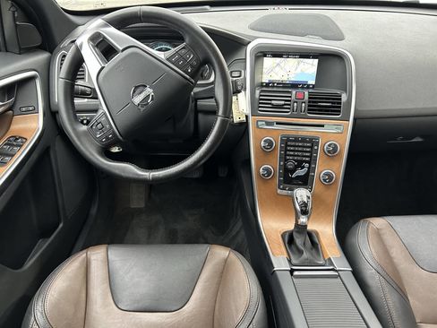 Used 2015 Volvo XC60 T6 Platinum w/ Climate Package image 16