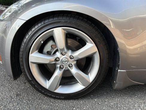 Used 2007 Nissan 350Z Touring RWD image 9