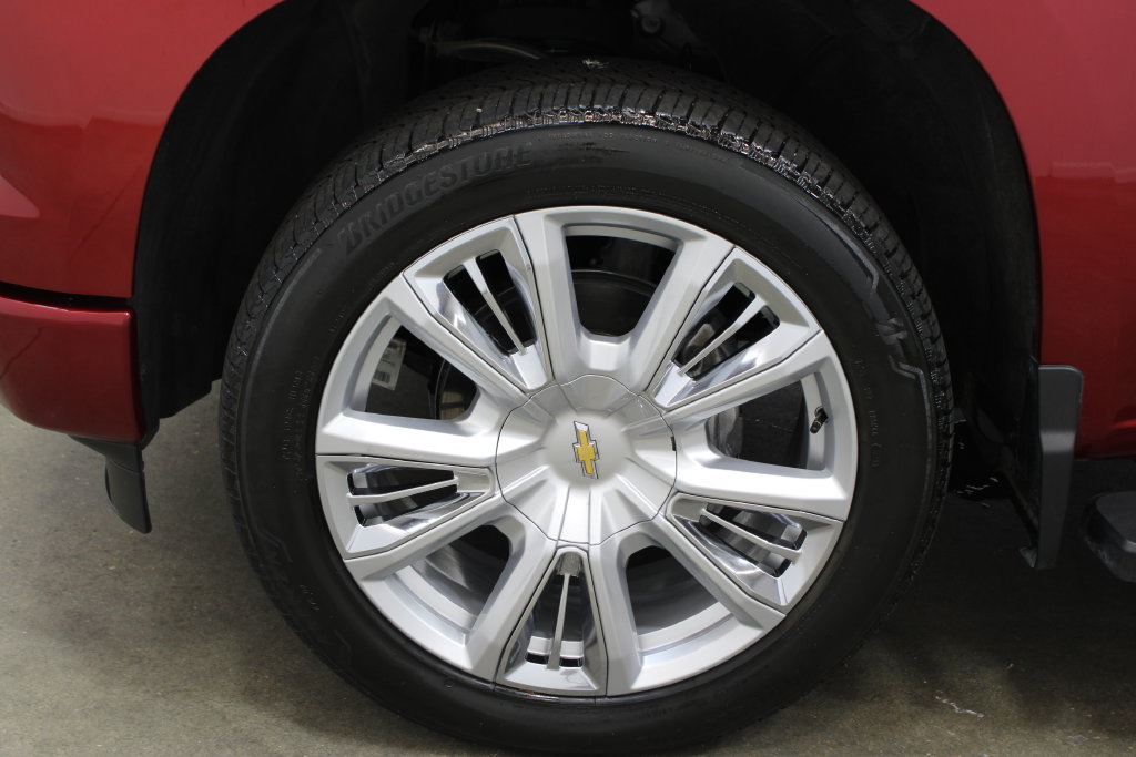 Used 2025 Chevrolet Silverado 1500 High Country w/ High Country Premium Package AWD/4WD image 31