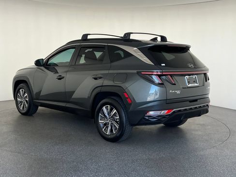 Used 2022 Hyundai Tucson Blue w/ Cargo Package AWD/4WD image 6