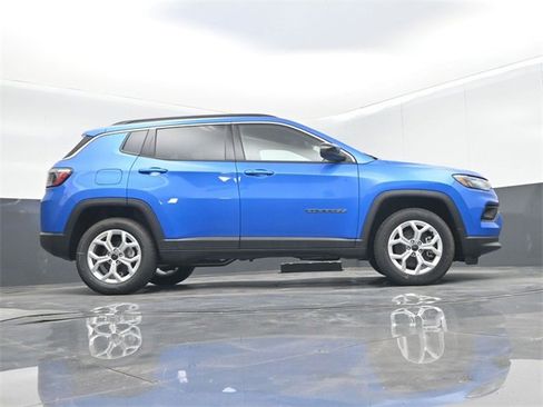 New 2025 Jeep Compass Latitude image 45