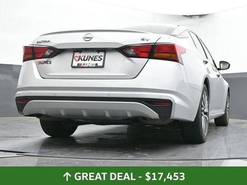 Used 2024 Nissan Altima 2.5 SV image 50