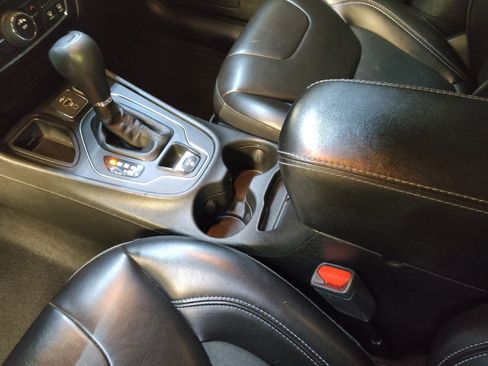 Used 2019 Jeep Cherokee Latitude Plus image 26