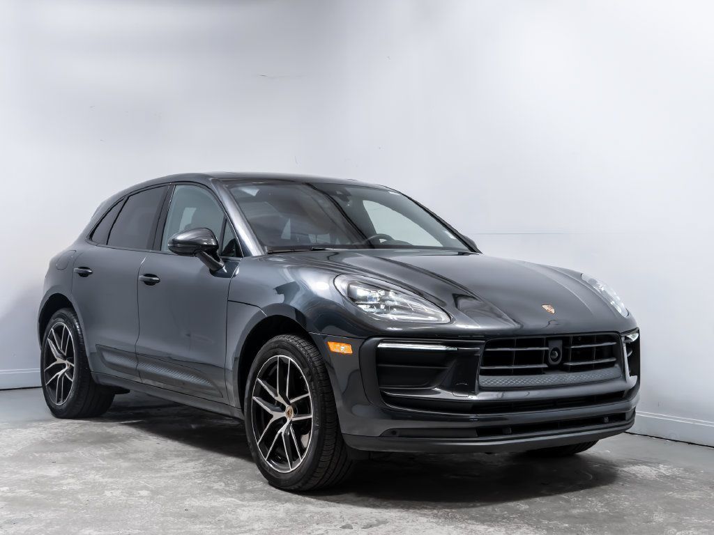 Used 2023 Porsche Macan AWD/4WD image 9