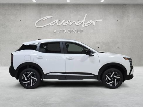 New 2026 Nissan Kicks SV FWD image 17