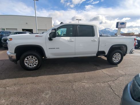 Used 2023 Chevrolet Silverado 2500 LT image 10
