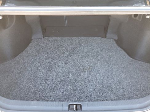 Used 2018 Toyota Camry XSE image 7