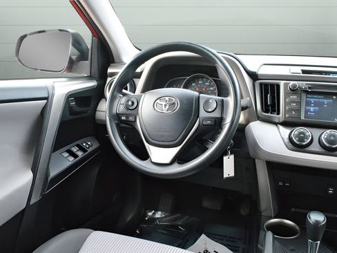Used 2015 Toyota RAV4 LE image 23