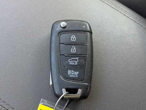 Used 2019 Hyundai Santa Fe SE FWD image 32