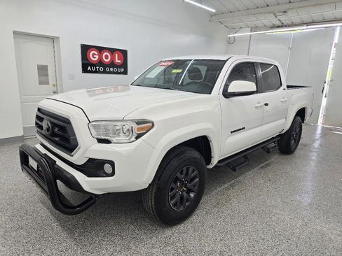 Used 2021 Toyota Tacoma SR5 RWD image 4